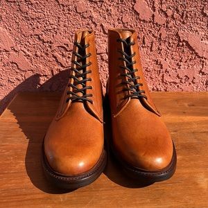 Frye Jones Lace-Up Leather Boot in Caramel